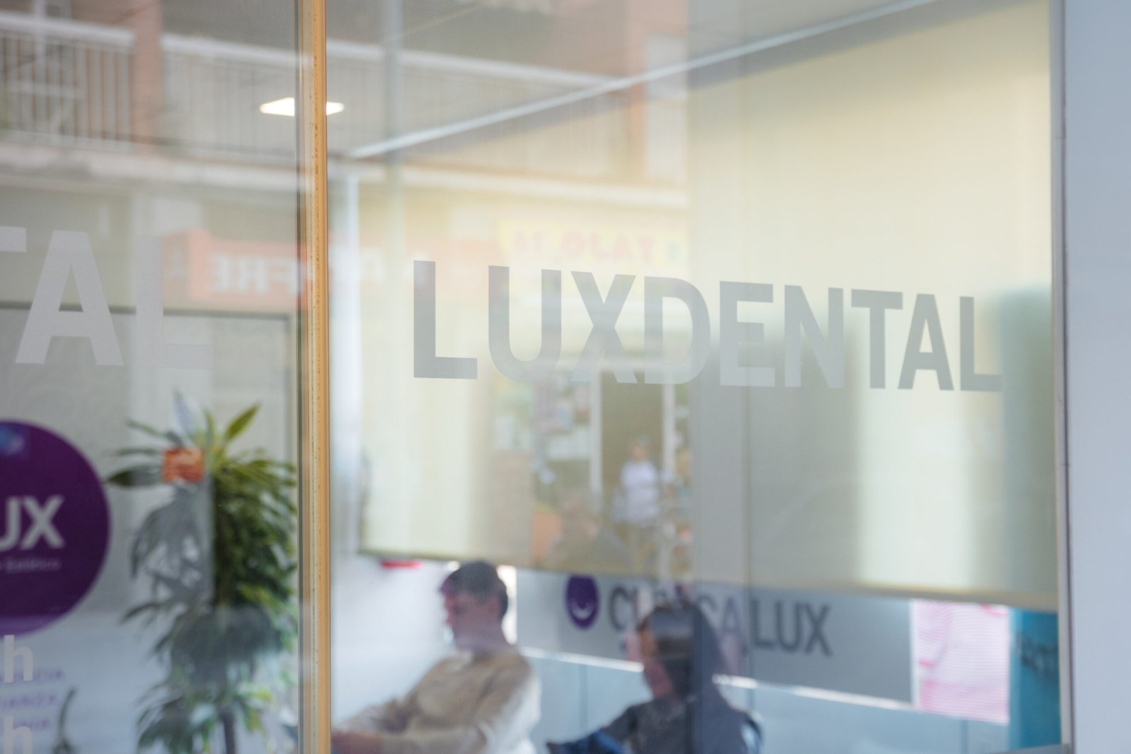 Tratamiento de empaste dental sin dolor en Valencia