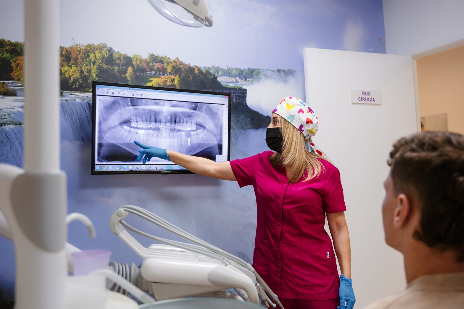 Clínica de implantes dentales en Valencia